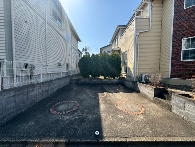 狭山市根岸1丁目中古戸建の駐車場