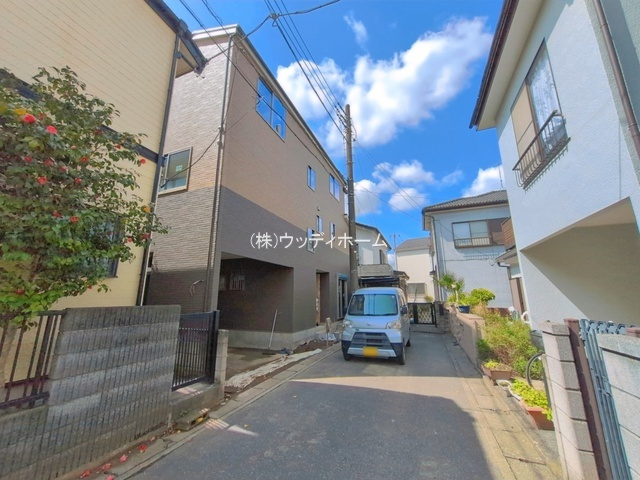 春日部市藤塚第14期　新築一戸建ての前面道路含む現地写真