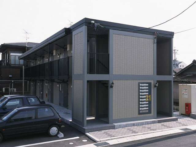 レオパレス鳥戸の外観