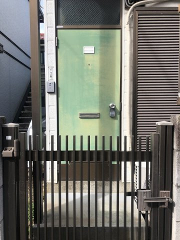 ハウス中延の玄関