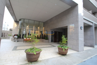 【エントランス】 | レフィーナカルム江坂