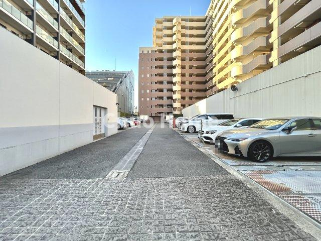 アリアシティの駐車場|【敷地内駐車場】最新の空き状況や費用などの詳細は担当スタッフまでお問い合わせください。