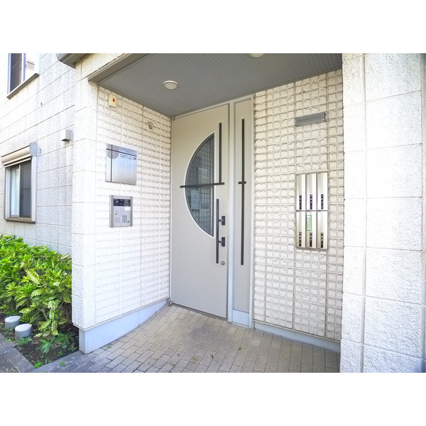 カスティージョＢ棟のエントランス