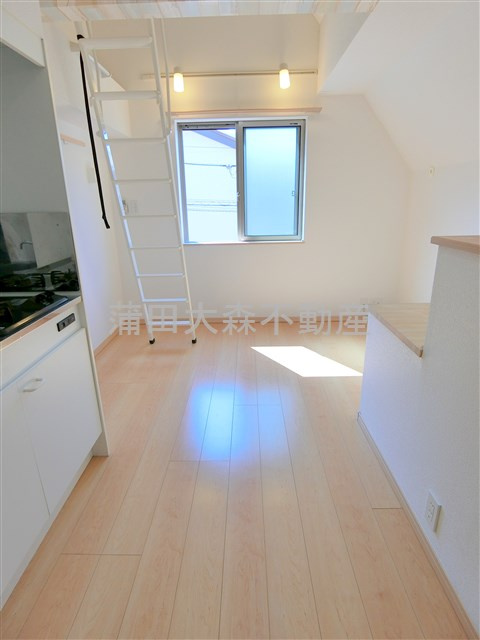 ノイエスト蒲田の居間・リビング