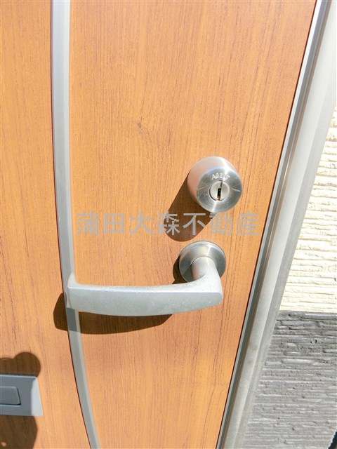 ノイエスト蒲田の玄関