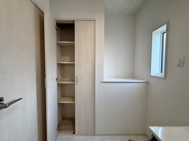 弥富市五明町築留の新築一戸建の収納|◇洗面室収納◇　　タオルや洗濯用品などの収納に便利です♪