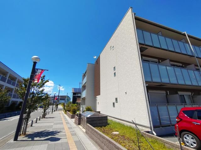 クレイノミオラコートのエントランス