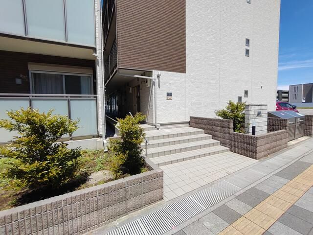 クレイノミオラコートのエントランス