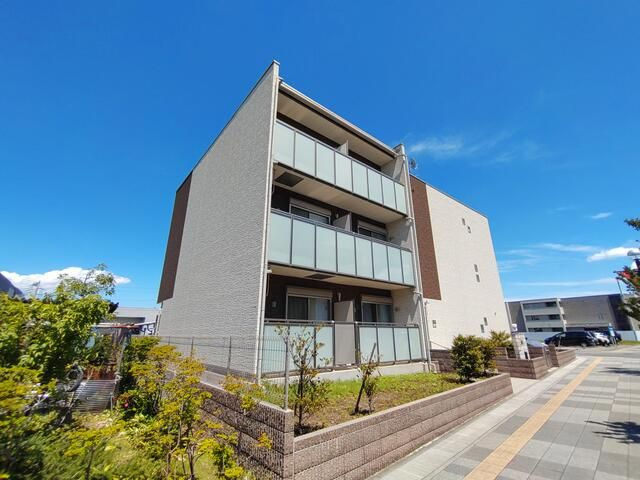 クレイノミオラコートの外観