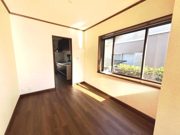 大網白里市みずほ台2　中古戸建の洋室|内外装リフォーム済み令和7年12月 ウッドデッキ付 スーパー主婦の店徒歩約7分都市ガス上下水