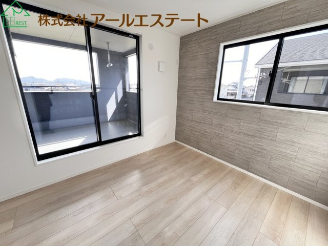 姫路市飾東町庄　　　　中古戸建の洋室