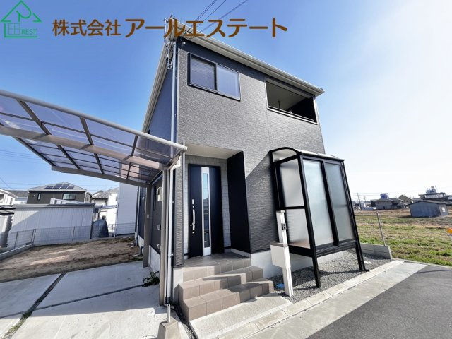 姫路市飾東町庄　　　　中古戸建の前面道路含む現地写真