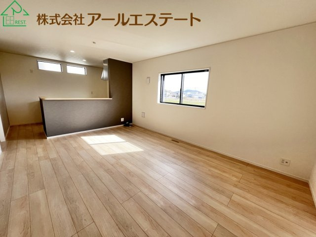 姫路市飾東町庄　　　　中古戸建の居間・リビング