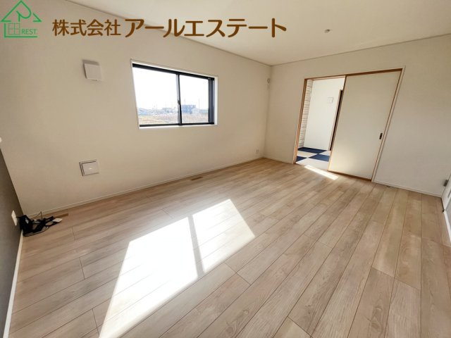 姫路市飾東町庄　　　　中古戸建の洋室
