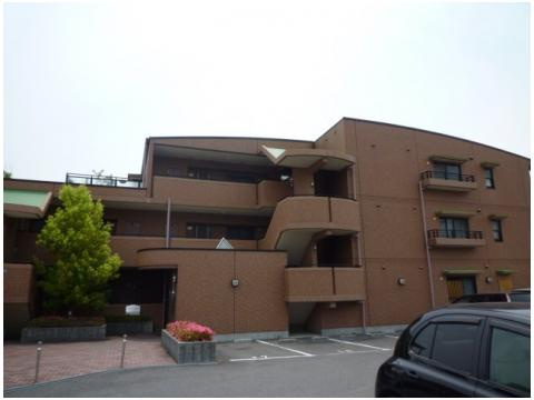 グランドリー高槻の駐車場