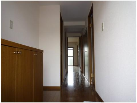 グランドリー高槻の玄関