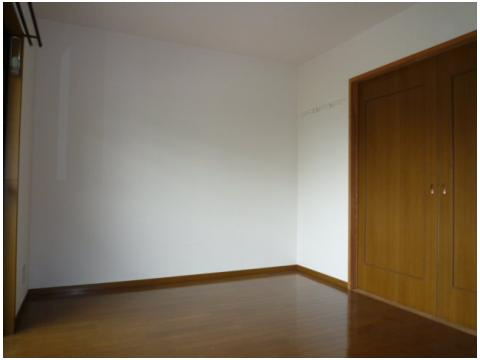 グランドリー高槻の寝室