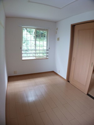 【寝室】 | プラシードアルバ | 使い勝手のいい寝室です