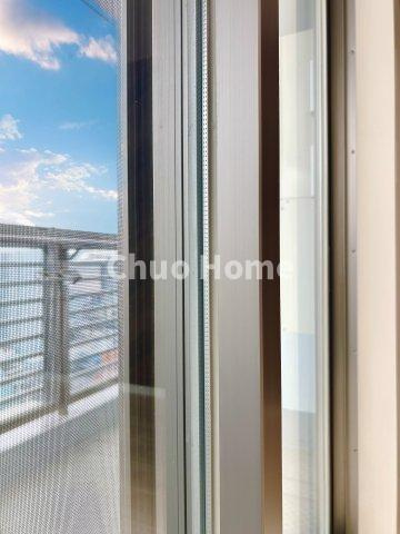 浅草タワーの内装|二重サッシにつきまして防音性良好