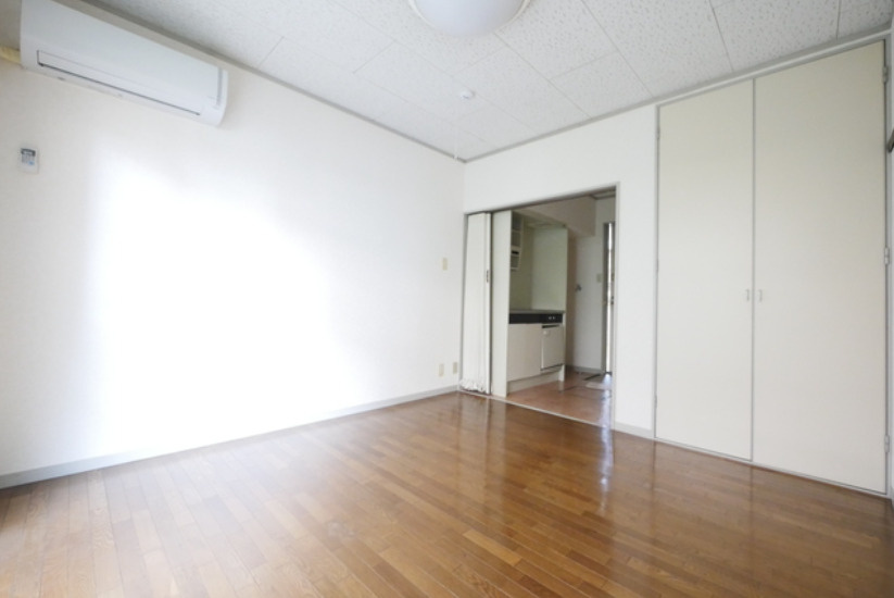 メゾンアルブル相模原の居間・リビング