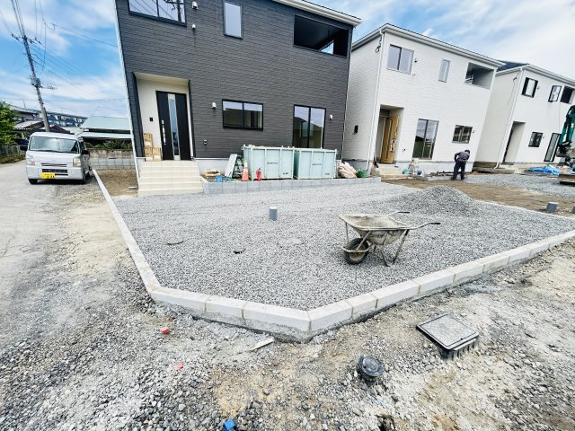 新築　伊勢崎市境米岡第3　クレイドルガーデン　１号棟の駐車場|現地写真　駐車スペースは並列3台分可能です！
