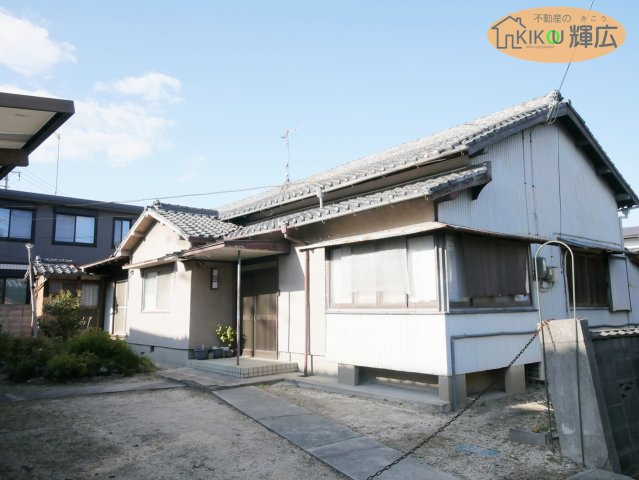 加古川市東神吉町神吉　中古戸建の玄関