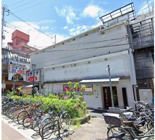 小川ビルの外観