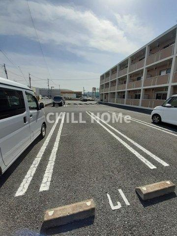 カーサ・ドマーニの駐車場|当社、チルホームのHPもご覧ください(^^)/物件情報多数♪