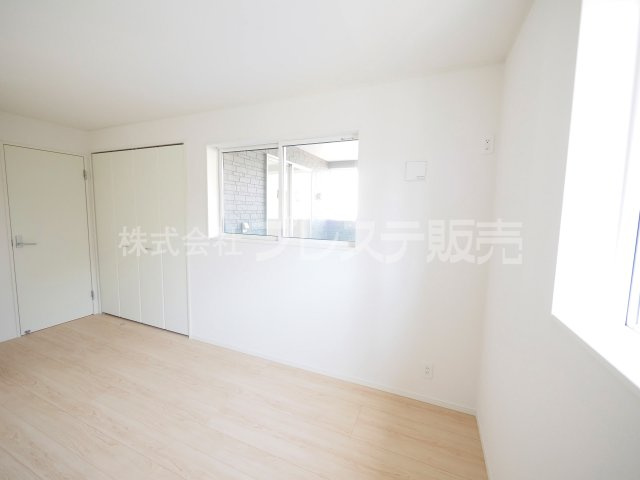 奈良市中山町の新築一戸建の洋室|現地写真（１号地２階洋室）