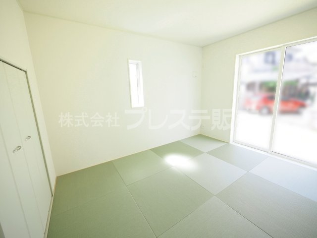 奈良市中山町の新築一戸建の和室|現地写真（１号地和洋室）ゆったりとくつろげる和洋室です♪