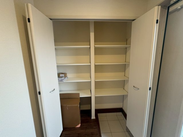 ■■うるま市高江洲-1号棟（全3棟）の収納