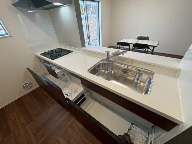 ■■うるま市高江洲-1号棟（全3棟）のキッチン