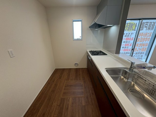 ■■うるま市高江洲-1号棟（全3棟）のキッチン