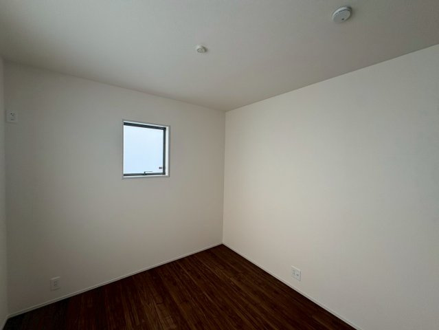 ■■うるま市高江洲-1号棟（全3棟）の洋室