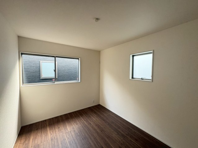 ■■うるま市高江洲-1号棟（全3棟）の洋室