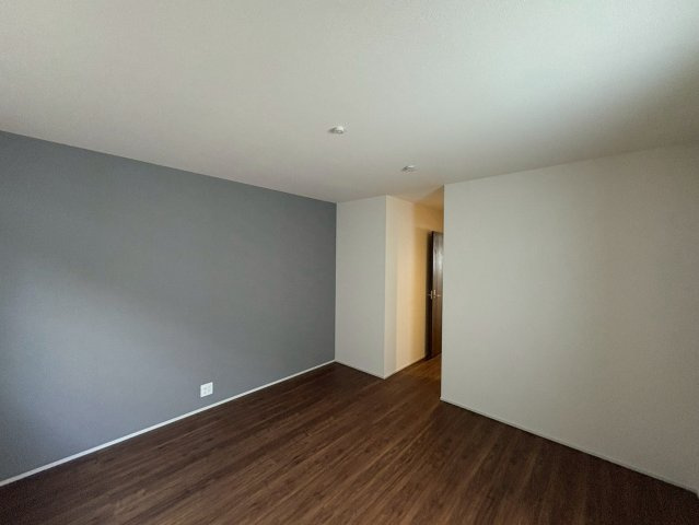 ■■うるま市高江洲-1号棟（全3棟）の洋室