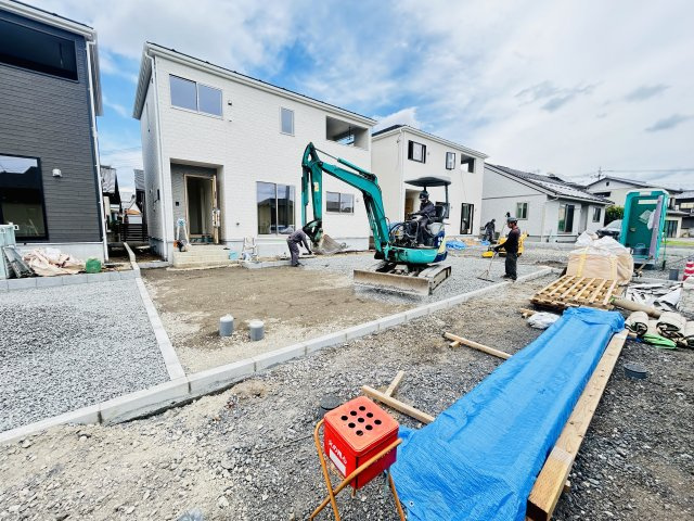 新築　伊勢崎市境米岡第3　クレイドルガーデン　2号棟の駐車場|現地写真　駐車スペースは並列3台分可能です！
