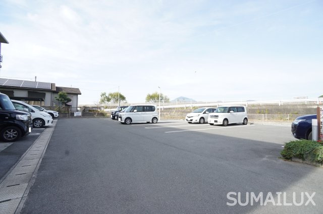 ルガルボニート西熊本の駐車場