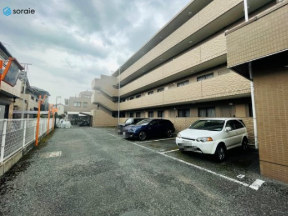ライオンズマンション川越西の駐車場|令和8年3月31日撮影。