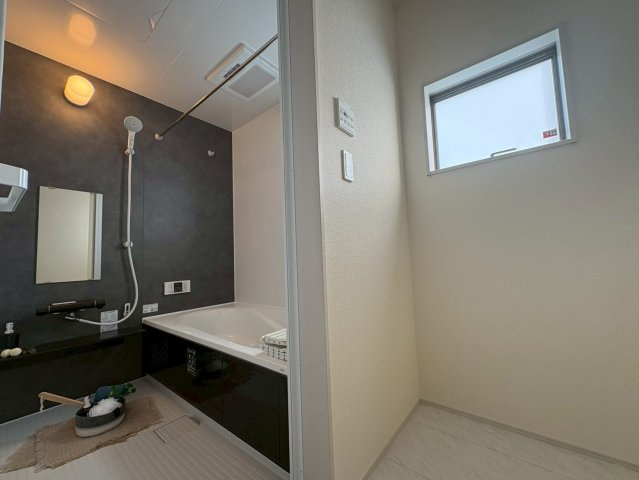 ■■うるま市高江洲-2号棟（全3棟）の浴室|※参考写真※