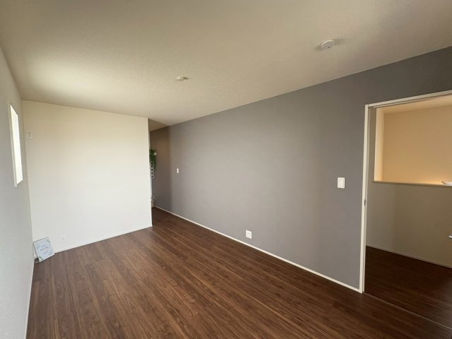 ■■うるま市高江洲-2号棟（全3棟）の洋室|※参考写真※