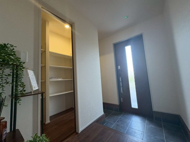 ■■うるま市高江洲-2号棟（全3棟）の玄関|※参考写真※