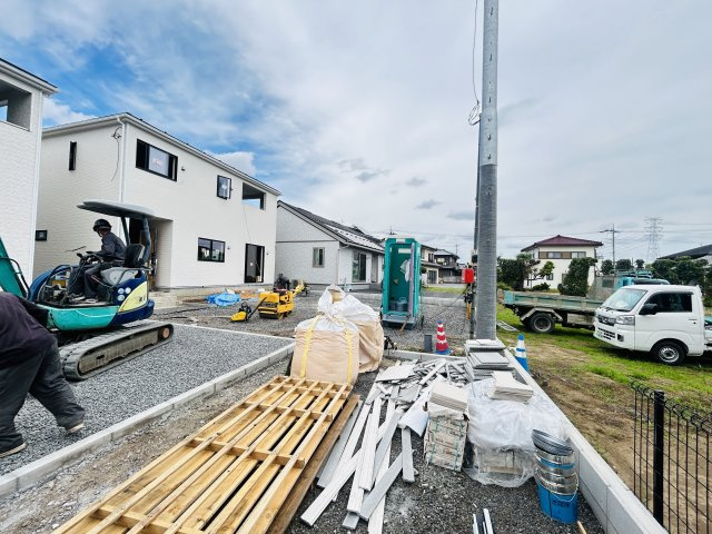 新築　伊勢崎市境米岡第3　クレイドルガーデン　3号棟の駐車場|現地写真　駐車スペースは並列3台分可能です！
