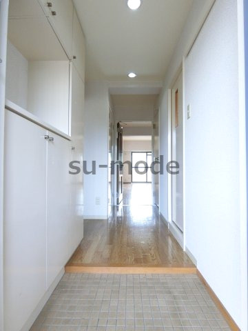 プランドール南茨木の玄関