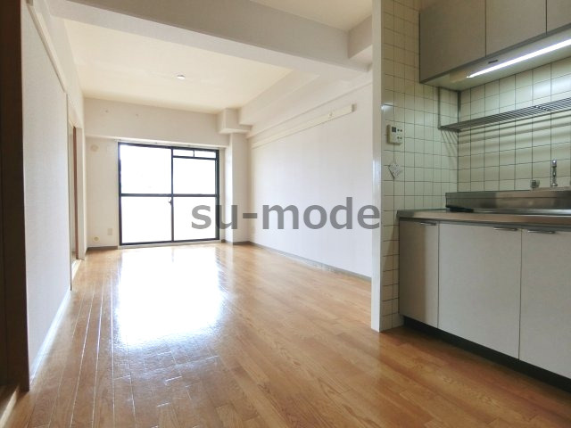 プランドール南茨木の居間・リビング