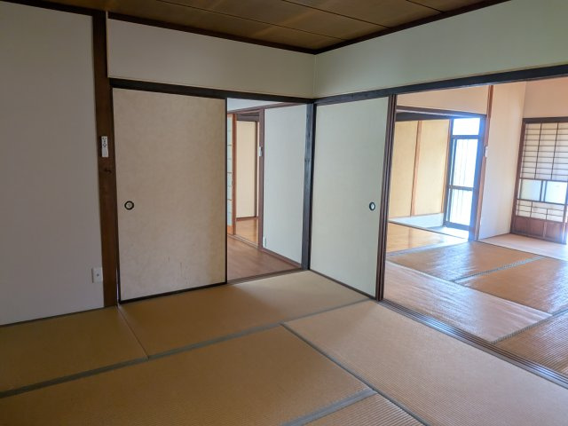 三の宮2丁目貸家（東）の居間・リビング