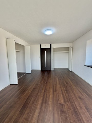 【洋室】 | 中新田リノベーション中古戸建 | 約10帖