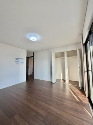 【洋室】 | 中新田リノベーション中古戸建 | 約8.5帖