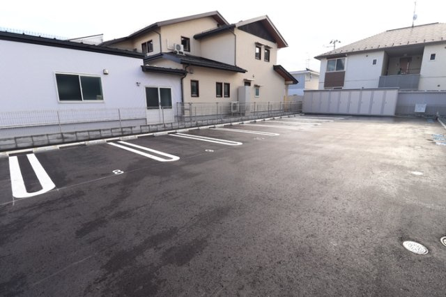 グランフィオーレの駐車場