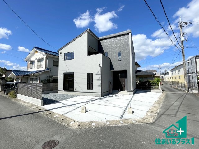 ★17(土)18(日)現地見学可能！★南丹市園部町美園町　第2期　新築一戸建ての駐車場|駐車スペース！散水栓があるので、こまめに愛車を洗えます！